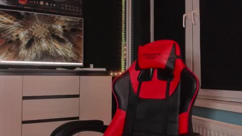 Enker online show from November 12, 5:35 pm