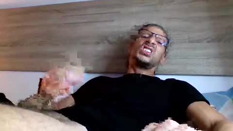 Snapshot of enri222 chatting on October 22, 10:09 pm rineking online show from October 22, 10:09 pm