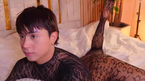 Snapshot of enyollbloss chatting on October 22, 8:08 pm Call me Sweet online show from October 22, 8:08 pm