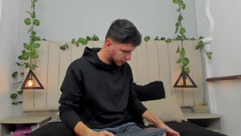 Snapshot of enzo_rivas chatting on November 5, 2:28 pm ENZO online show from November 5, 2:28 pm