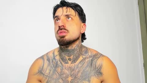 Snapshot of enzoaren chatting on November 6, 12:33 am Enzo Aren online show from November 6, 12:33 am