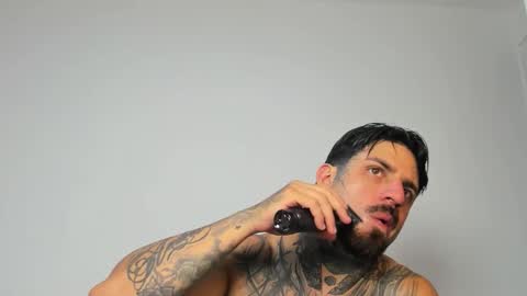 Snapshot of enzoaren chatting on November 11, 2:55 am Enzo Aren online show from November 11, 2:55 am