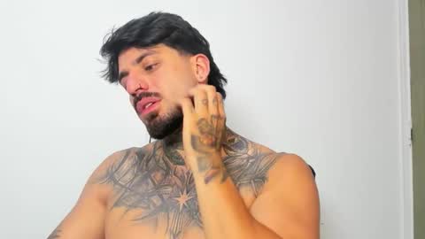 Snapshot of enzoaren chatting on November 15, 12:08 am Enzo Aren online show from November 15, 12:08 am