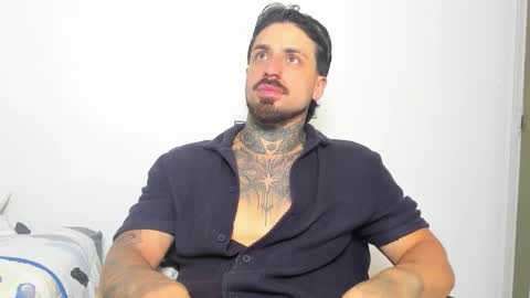 Snapshot of enzoaren chatting on November 24, 10:53 pm Enzo Aren online show from November 24, 10:53 pm