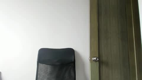 Snapshot of enzoaren chatting on November 27, 7:38 pm Enzo Aren online show from November 27, 7:38 pm