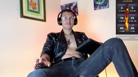 Snapshot of enzoprat chatting on February 25, 5:22 pm enzoprat online show from February 25, 5:22 pm