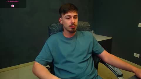 Snapshot of enzorace chatting on November 15, 6:00 am EnzoRace online show from November 15, 6:00 am