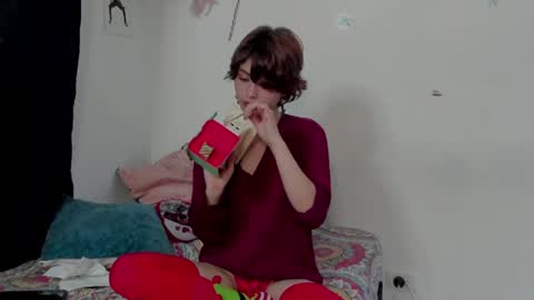 Snapshot of ephemeral_hot chatting on December 19, 11:35 pm Leyla online show from December 19, 11:35 pm