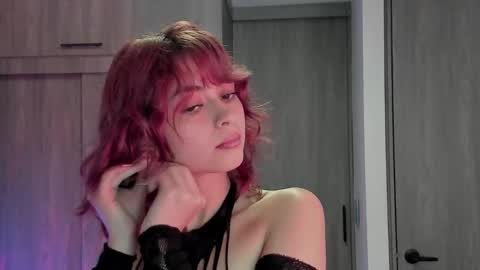 Snapshot of ephemeral_hot chatting on December 13, 8:36 pm Leyla online show from December 13, 8:36 pm