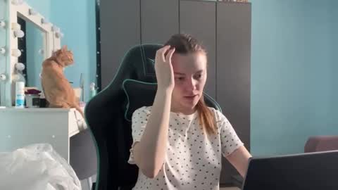 Snapshot of eracloke chatting on February 21, 2:12 am Lily online show from February 21, 2:12 am