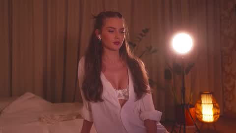 Ana Marie online show from December 15, 11:20 pm