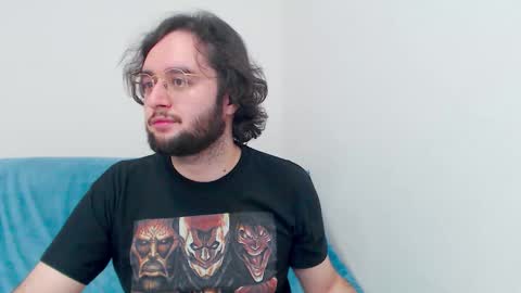 Snapshot of eren_jaeger2000 chatting on November 16, 4:18 am Eren online show from November 16, 4:18 am