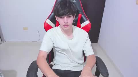 eren_tatakae online show from January 5, 11:30 pm