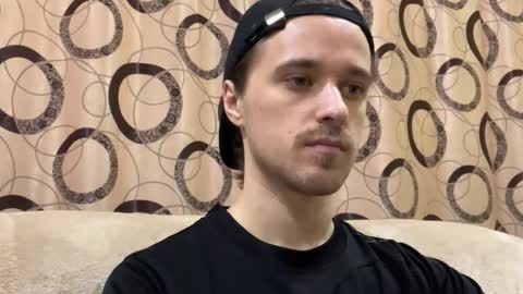 Snapshot of eric_blond chatting on November 3, 4:52 pm Eric online show from November 3, 4:52 pm