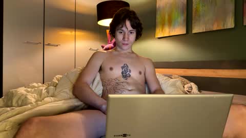 Snapshot of eric_carrotman chatting on November 15, 3:30 pm Eric Carrotman online show from November 15, 3:30 pm