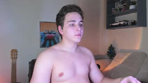 Snapshot of eric_ether chatting on December 18, 5:41 pm Eric online show from December 18, 5:41 pm