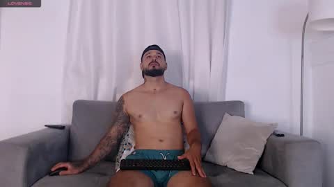 Snapshot of eric_evans1 chatting on October 23, 3:39 am Eric Evans online show from October 23, 3:39 am