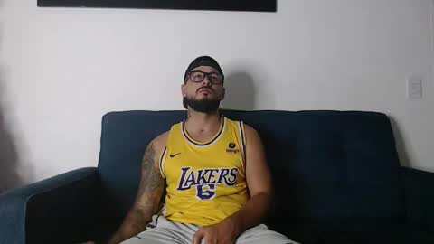 Snapshot of eric_evans1 chatting on December 4, 4:11 am Eric Evans online show from December 4, 4:11 am