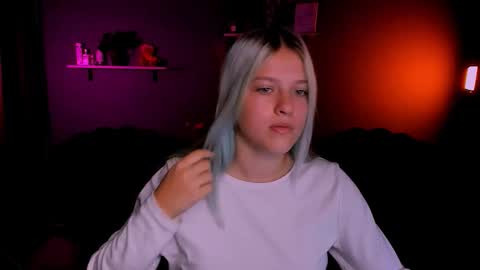 Snapshot of erica_breeze chatting on October 17, 1:03 pm your dear Erica online show from October 17, 1:03 pm