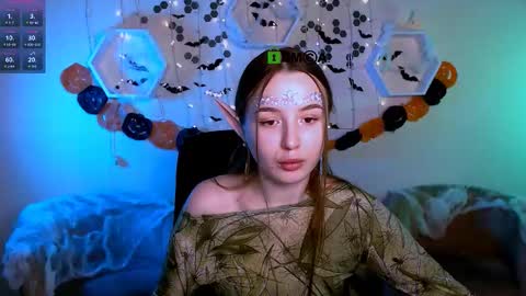 Snapshot of erica_breeze chatting on October 21, 11:00 am your dear Erica online show from October 21, 11:00 am