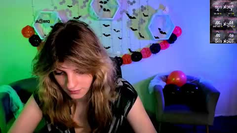 Snapshot of erica_breeze chatting on October 28, 9:57 am your dear Erica online show from October 28, 9:57 am