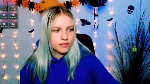 Snapshot of erica_breeze chatting on October 28, 10:01 pm your dear Erica online show from October 28, 10:01 pm