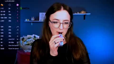 Snapshot of erica_breeze chatting on November 5, 8:42 pm your dear Erica online show from November 5, 8:42 pm