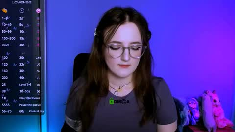 Snapshot of erica_breeze chatting on November 15, 8:38 pm your dear Erica online show from November 15, 8:38 pm