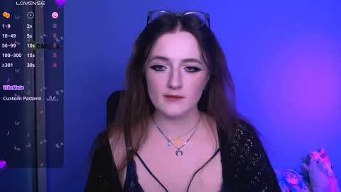 Snapshot of erica_breeze chatting on November 19, 9:26 pm your dear Erica online show from November 19, 9:26 pm