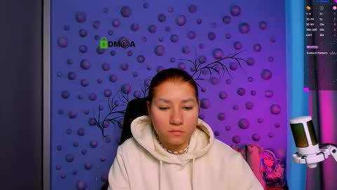 Snapshot of erica_breeze chatting on December 20, 10:44 am your dear Erica online show from December 20, 10:44 am