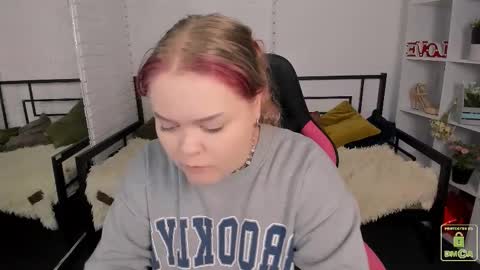 Snapshot of erica_love_ chatting on October 11, 5:39 am erica_love_ online show from October 11, 5:39 am