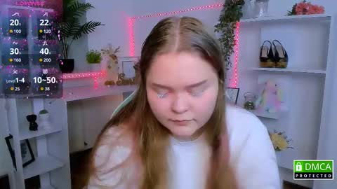 Snapshot of erica_love_ chatting on November 28, 7:44 am erica_love_ online show from November 28, 7:44 am