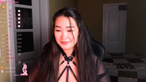 Erica Wayne online show from January 9, 7:52 am