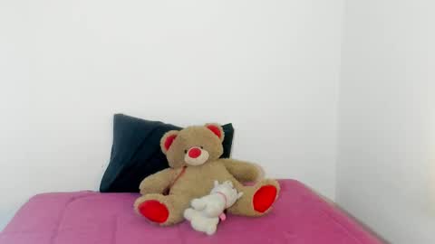 Snapshot of ericbana_ chatting on November 15, 3:15 am Dayanna online show from November 15, 3:15 am