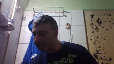 Snapshot of ericboy32 chatting on March 7, 2:36 am eric online show from March 7, 2:36 am