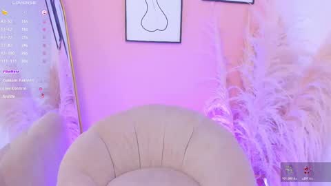 Snapshot of erika_mendez1 chatting on October 31, 7:48 pm Erika Mendez online show from October 31, 7:48 pm