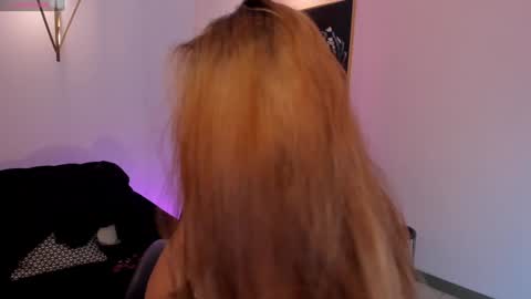 Erika Benz online show from January 15, 12:15 pm