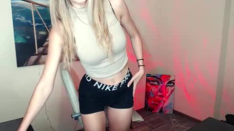 Erika online show from October 25, 1:18 pm