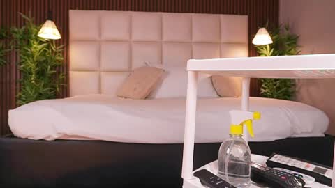 Eri  online show from April 20, 10:55 pm