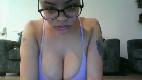 Snapshot of erin2025 chatting on October 28, 7:56 am erin2025 online show from October 28, 7:56 am