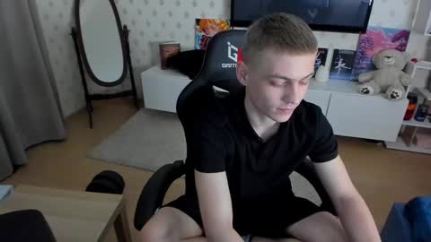 Snapshot of ermak_reborn chatting on February 14, 1:56 am Max online show from February 14, 1:56 am