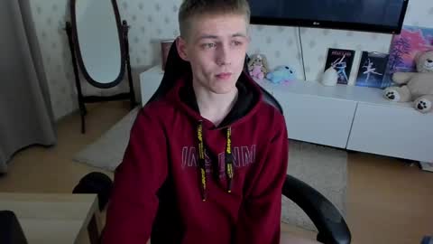 Snapshot of ermak_reborn chatting on February 21, 10:37 pm Max online show from February 21, 10:37 pm