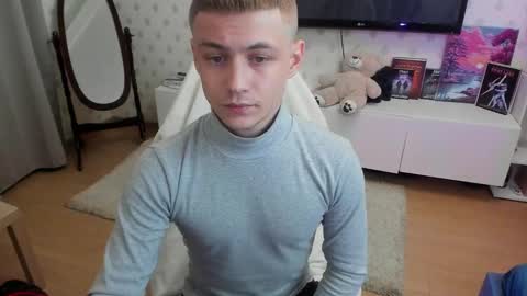 Snapshot of ermak_reborn chatting on October 14, 12:44 am Max online show from October 14, 12:44 am