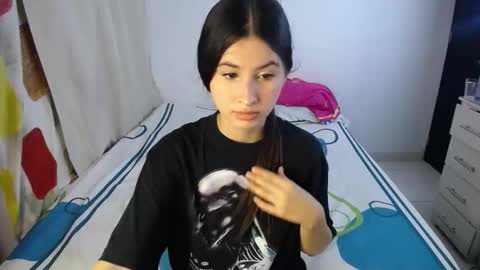 Snapshot of erosgirls_ chatting on October 17, 3:53 am erosgirls_ online show from October 17, 3:53 am