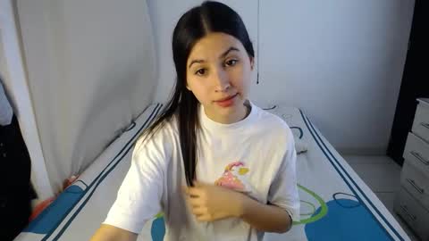 Snapshot of erosgirls_ chatting on November 10, 2:21 am erosgirls_ online show from November 10, 2:21 am