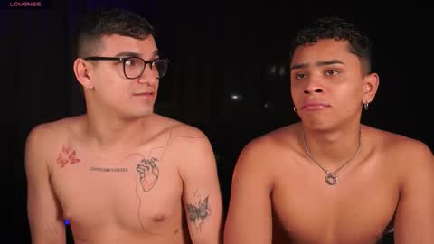 Snapshot of eroswild_ chatting on November 6, 12:11 am Eros Wild online show from November 6, 12:11 am