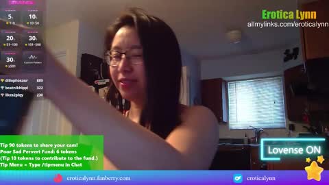 Snapshot of eroticalynn chatting on February 18, 9:31 pm Lynn online show from February 18, 9:31 pm