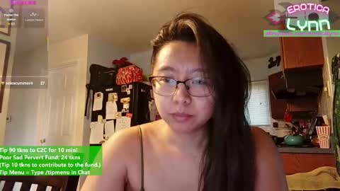 Snapshot of eroticalynn chatting on November 25, 7:03 pm Lynn online show from November 25, 7:03 pm