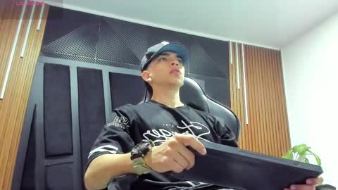 Eryon online show from October 2, 11:17 am