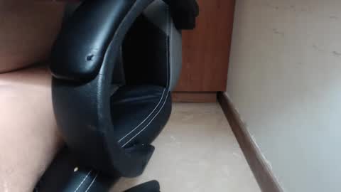 escorpion51 online show from December 2, 1:36 am